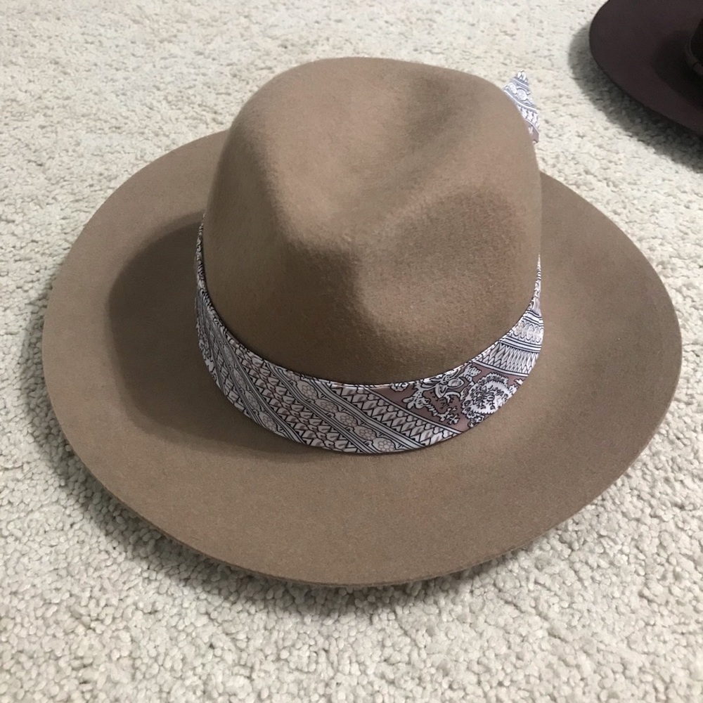 Felt hat